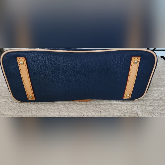 Dooney & Bourke Tote Bag - Picture 2 of 13